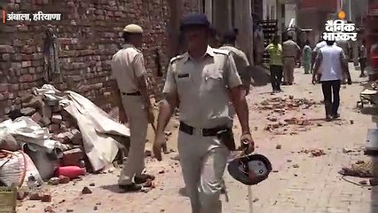 अवैध शराब बेचने से रोकने पर दो गुटों में जमकर चले ईंट-पत्थर