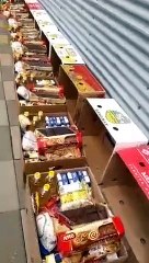 Të rinjët e këtij fshati të Drenicës vazhdojnë traditën, ndihmojnë familjet nevojtare me ushqime