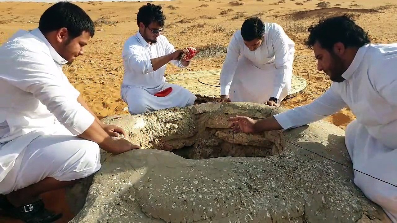 ابار عميقه استكشاف مايوجد داخل البئر