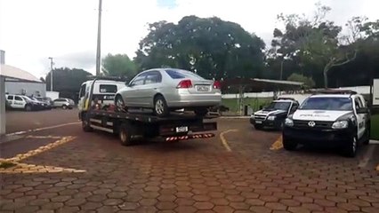 Carro roubado na PR-486 é recuperado pela PM de Cascavel