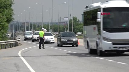 Eskişehir Valisi Çakacak, çocuklara sürücü karnesi dağıttı