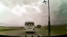 طائره تسقط بعد اقلاعها     The fall of a plane after taking off