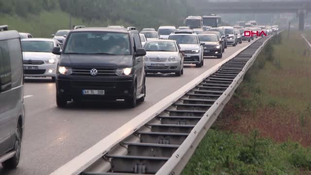 BOLU TEM'in Bolu geçişinde bayram yoğunluğu