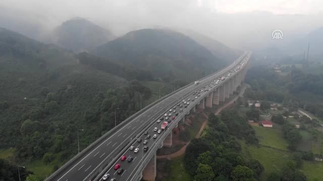 Anadolu Otoyolu'nda bayram trafiği
