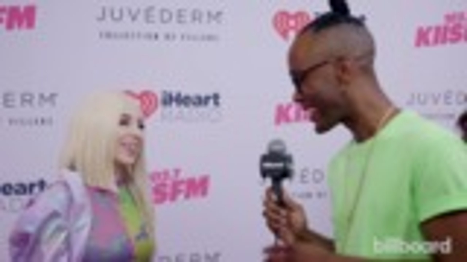 ⁣Ava Max Reveals Her Pop Queen Inspiration Madonna | Wango Tango 2019
