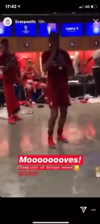 Quand firmino a voulu verser de la bière à sadio mane regardez la réaction de Sa