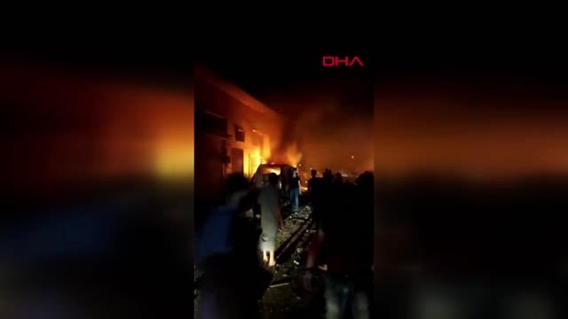 DHA DIŞ - Azez'de bomba yüklü araçla saldırı: 14 ölü