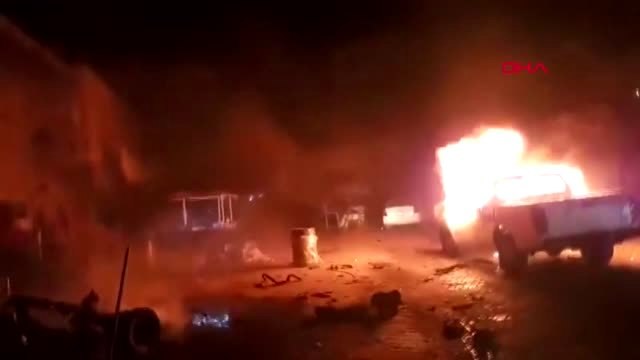 DHA DIŞ - Azez'de bomba yüklü araçla saldırı: 14 ölü - EK
