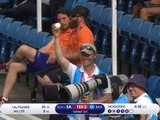 Photographer catches Du Plessis' six