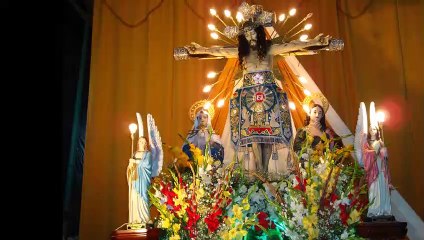 08.SEÑOR DE LA AGONÍA DE PISCO 100 años de fe octubre 2016 Veneración subida 08 ok