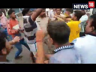 पश्चिम बंगाल : वसूली कर रहे पुलिसकर्मी को लोगों ने पीटा, वीडियो वायरल