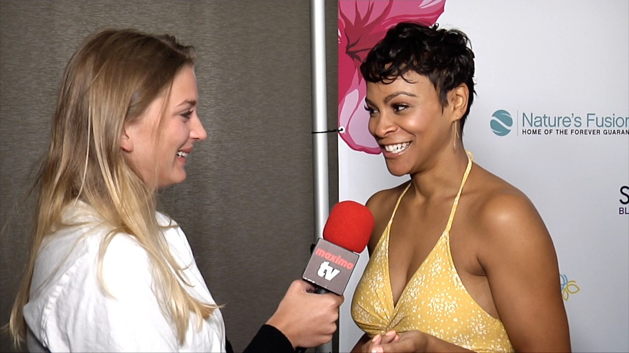Carly Hughes Interview "2nd Annual Bloom Summit" Green Carpet