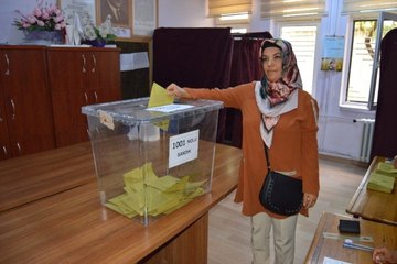 Kocası muhtar seçilmiş ancak hayatını kaybetmişti! Görevi devraldı