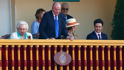 Tarde triunfal para el rey Juan Carlos en la plaza de toros de Aranjuez