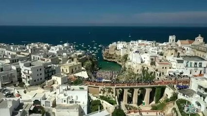 Cliff Diving World Series in Polignano a Mare