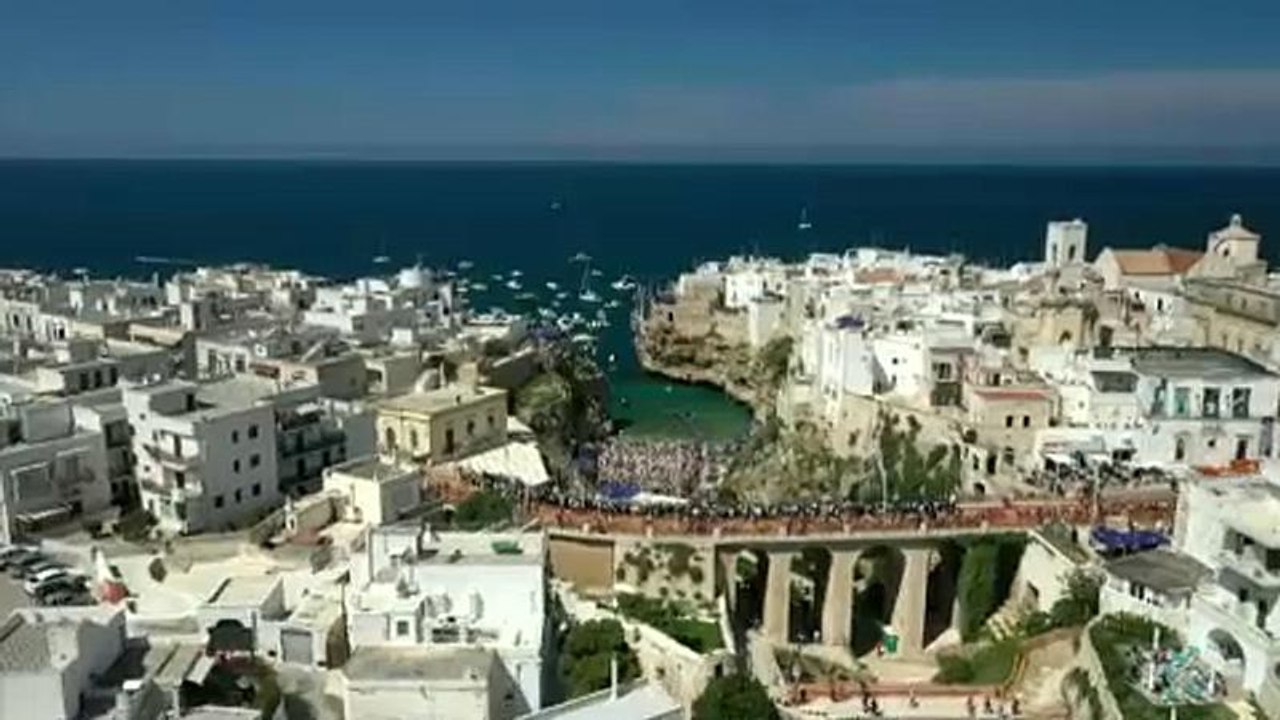 Cliff Diving World Series in Polignano a Mare