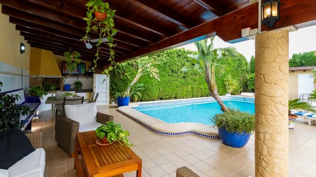 Contemporary Villa located near the beach Torrevieja - Costa Blanca