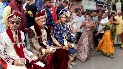 गुजरात में एकसाथ 11 दलित दूल्हे घोड़ी चढ़े, उच्च जातियों ने तोहफे और आर्शीवाद देकर कराई शादी