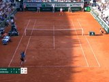 تنس: بطولة فرنسا المفتوحة: ضربة اليوم- فافرينكا يحسم لقاءه مع تسيتسيباس بضربة مقصّية مُتقنة