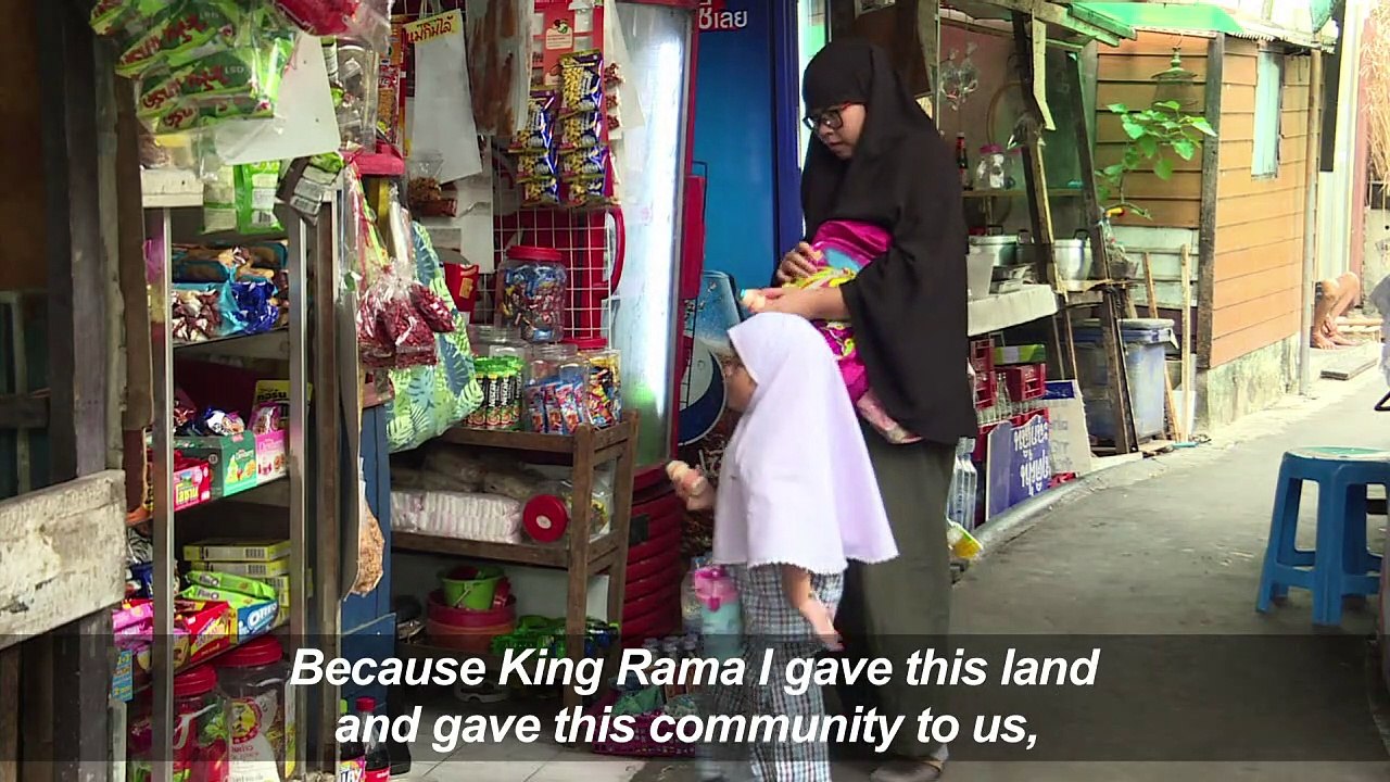 Thai Muslim family keeps silk weaving heritage alive