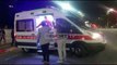 Report TV - Protesta, ambulanca merr një polic të plagosur te kryeministria