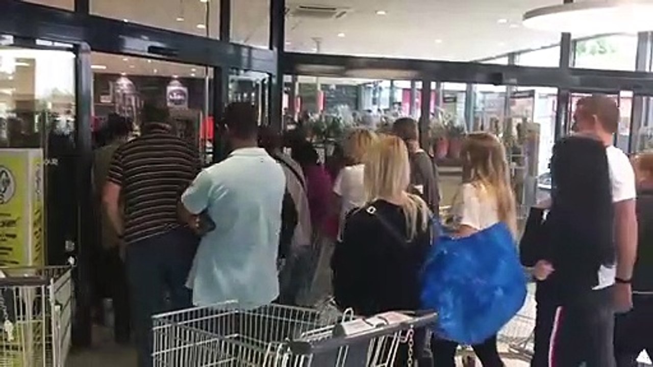 Scène d'émeute chez Lidl pour la sortie du nouveau Robot Monsieur Cuisine Connect