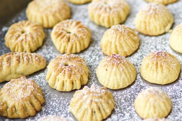 طريقة عمل المعمول الهش للعيد