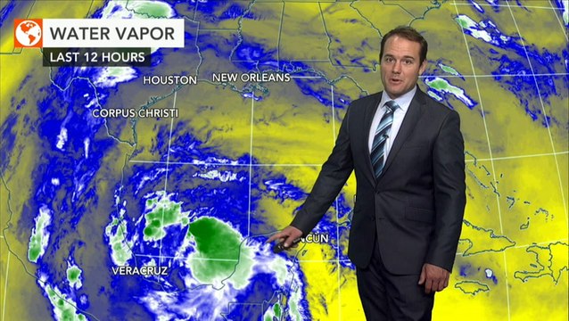 Tropical disturbance lingers in Gulf of Mexico