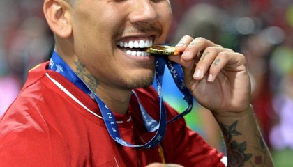 أسنان فيرمينو البيضاء التي حملته للفوز بدوري الأبطال