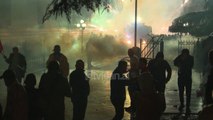 42 te arrestuar per dhunen ne protesten e opozites