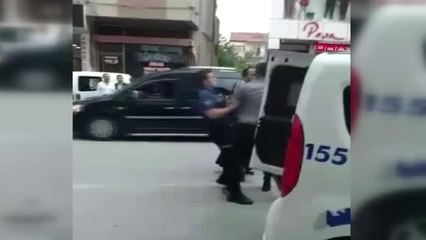 ÇORUM Sokakta sigara içen kadını dövdü, polise direndi