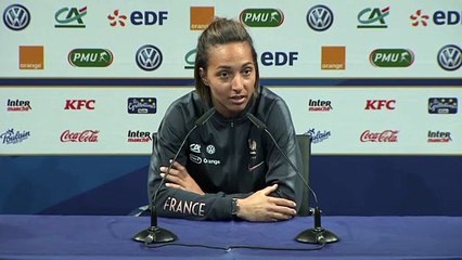 Bouhaddi «On y pense mais on reste dans notre bulle » - Foot - Bleues