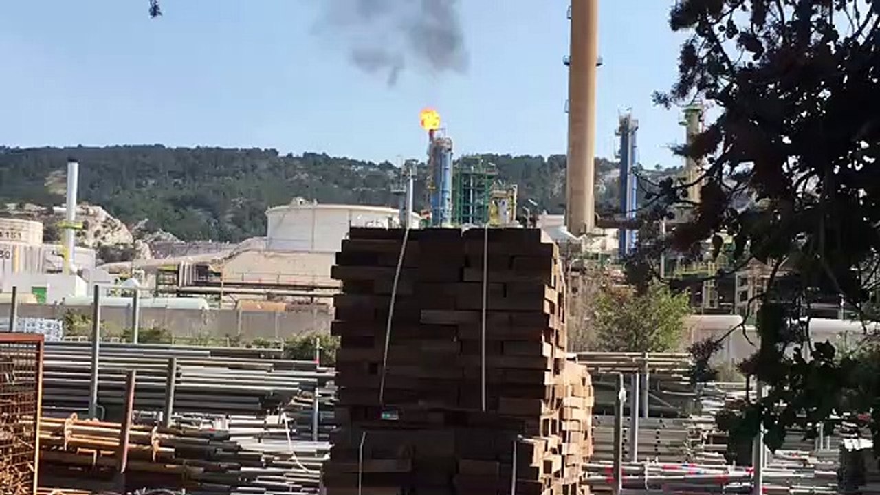 Six jours que Total La Mède "torche" sans la moindre explication aux riverains