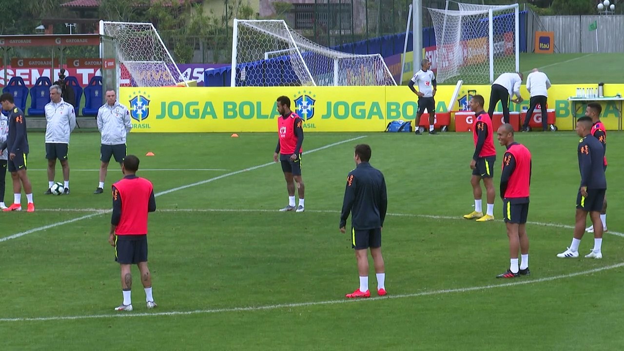 Neymar arropado por la Seleçao tras ser acusado de violación