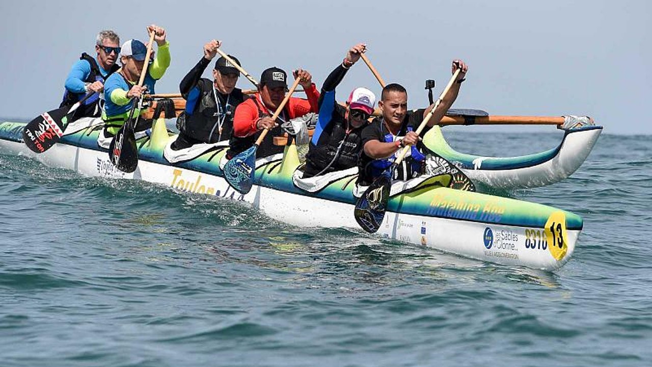 Course de pirogues et ambiance polynésienne aux Sables d'Olonne