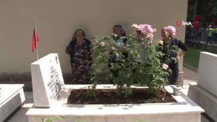 Şehit teyzesinin ağıdı herkesi ağlattı