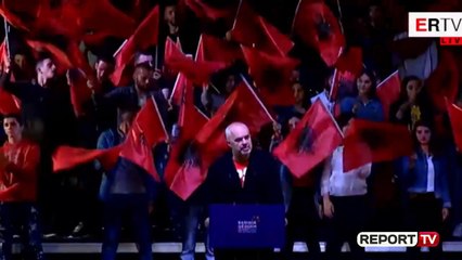 Rama ironizon Bashën: Katër vite drejtoi Tiranën, nuk ndërroi as akrepat e sahatit