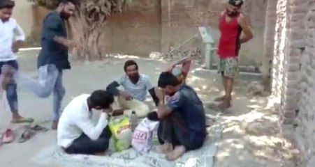 Hindistan'da "İnek eti yiyorsunuz" diyerek oruç açan Müslümanlara saldırdılar