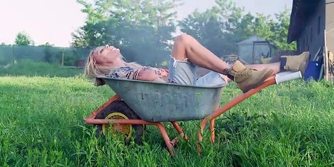 Delia - Vreau La Tara Official Video