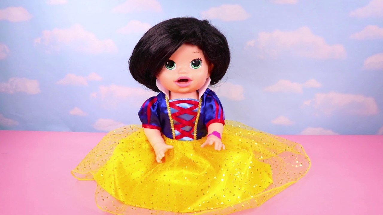 DIY Snow White Poison Apple Purse and Baby Alive Makeover | Cheap and Easy Craft