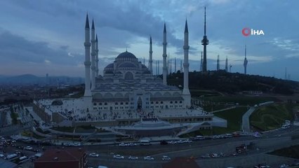 Büyük Çamlıca Camii ilk bayram namazında havadan görüntülendi
