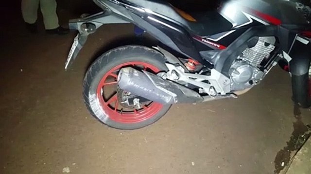 Motociclista fratura a perna ao sofrer queda na Avenida Tito Muffato