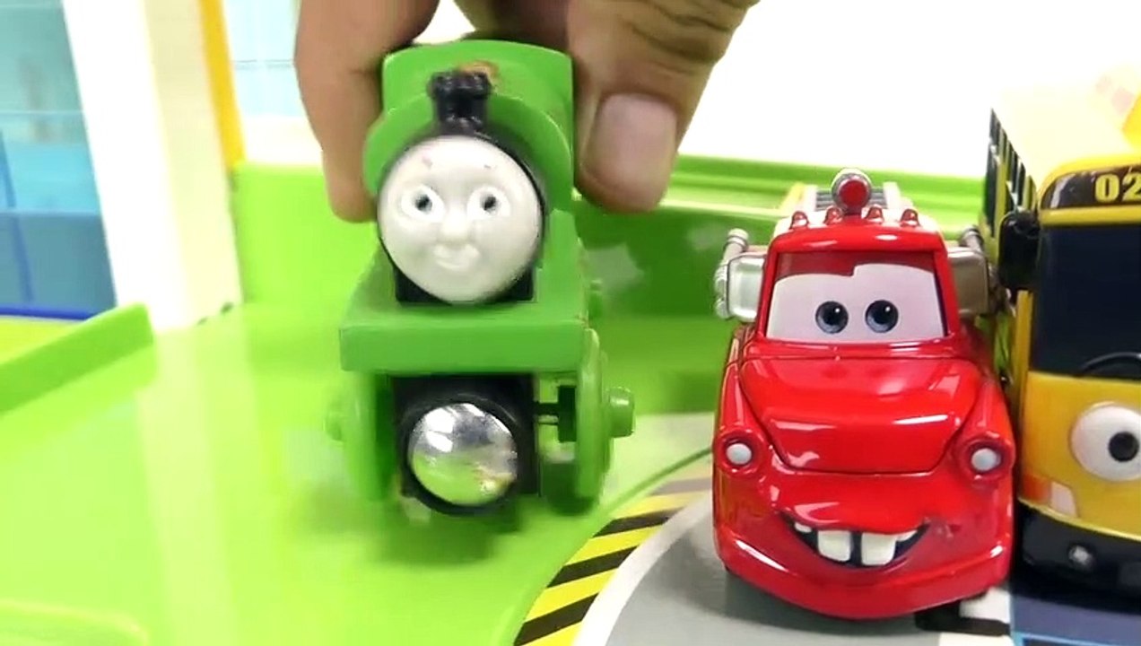 Giant Cockroach in Tayo the little bus Garage Toys Monster insect Story, Hulk Rescue Thomas