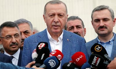 "Size ayar vermek gerekirse zaten iletişim başkanlığımız o işi görür"