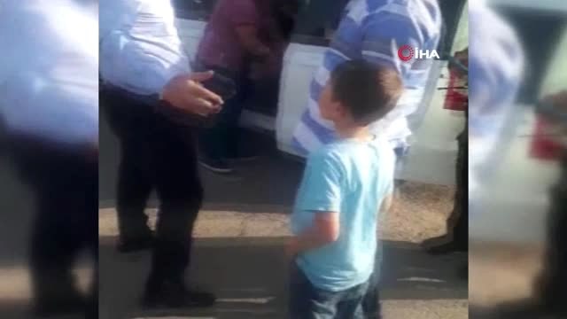 Emniyet Müdürü, sürücü çocuklarına karne dağıttı