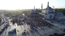 Mevlana Meydanı'nda bayram namazı coşkusu havadan görüntülendi