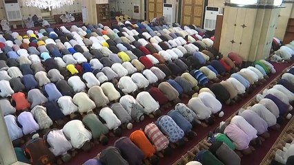 شاهد: العراقييون يحيون عيد الفطر وسط تحسن في الأوضاع الأمنية في بغداد