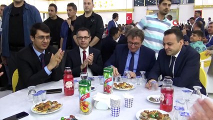 TBMM Başkanı Şentop, Diyarbakır’da vatandaşlarla bayramlaştı