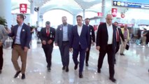 İlker Aycı'dan İstanbul Havalimanı personeli ve yolcularına bayram ziyareti