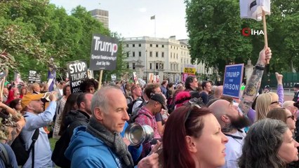 Tải video: - Londra’da Trump’a Tencere Tavalı Protesto